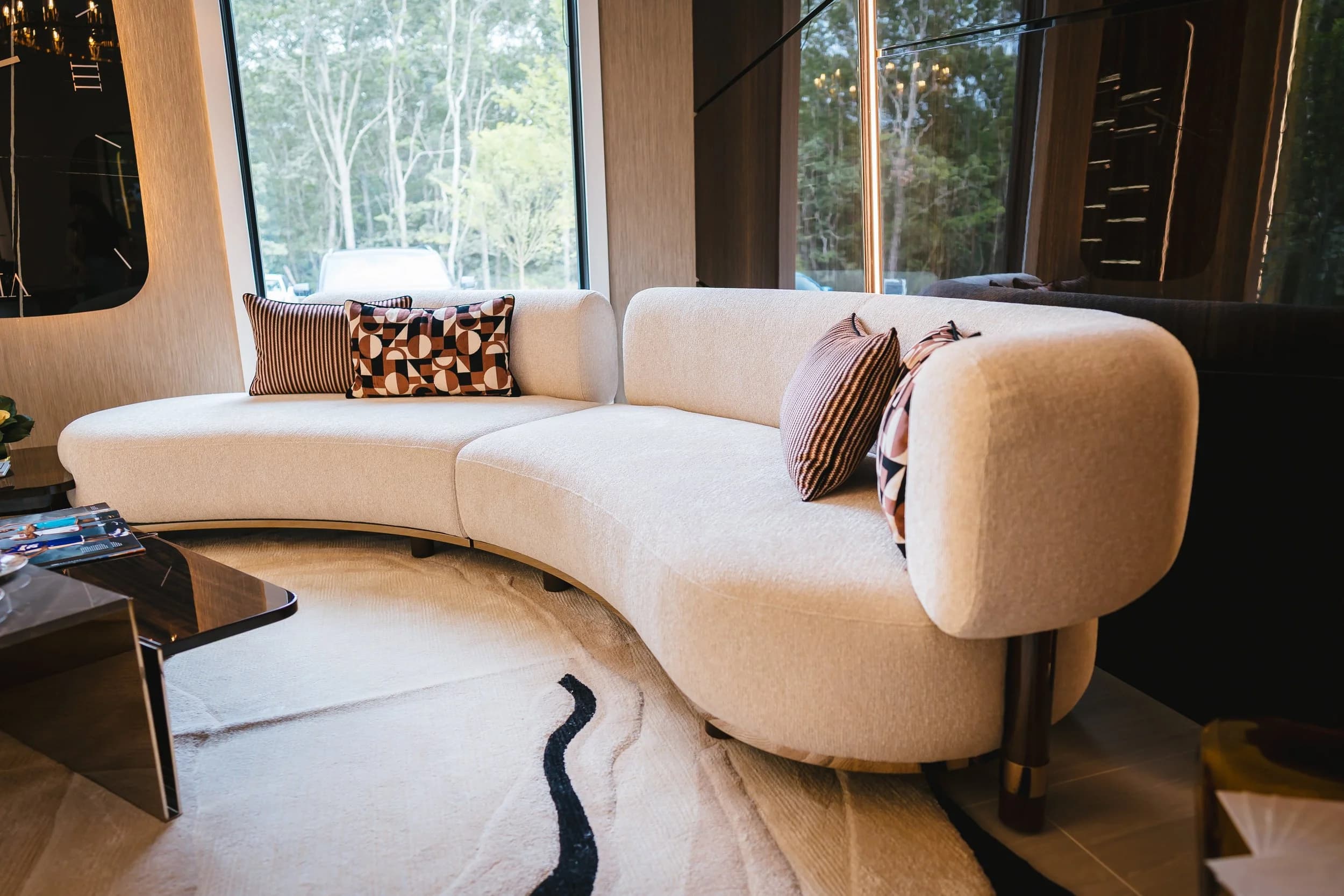 elegant-midcentury-luxury-furniture-seating-blosse-sofa