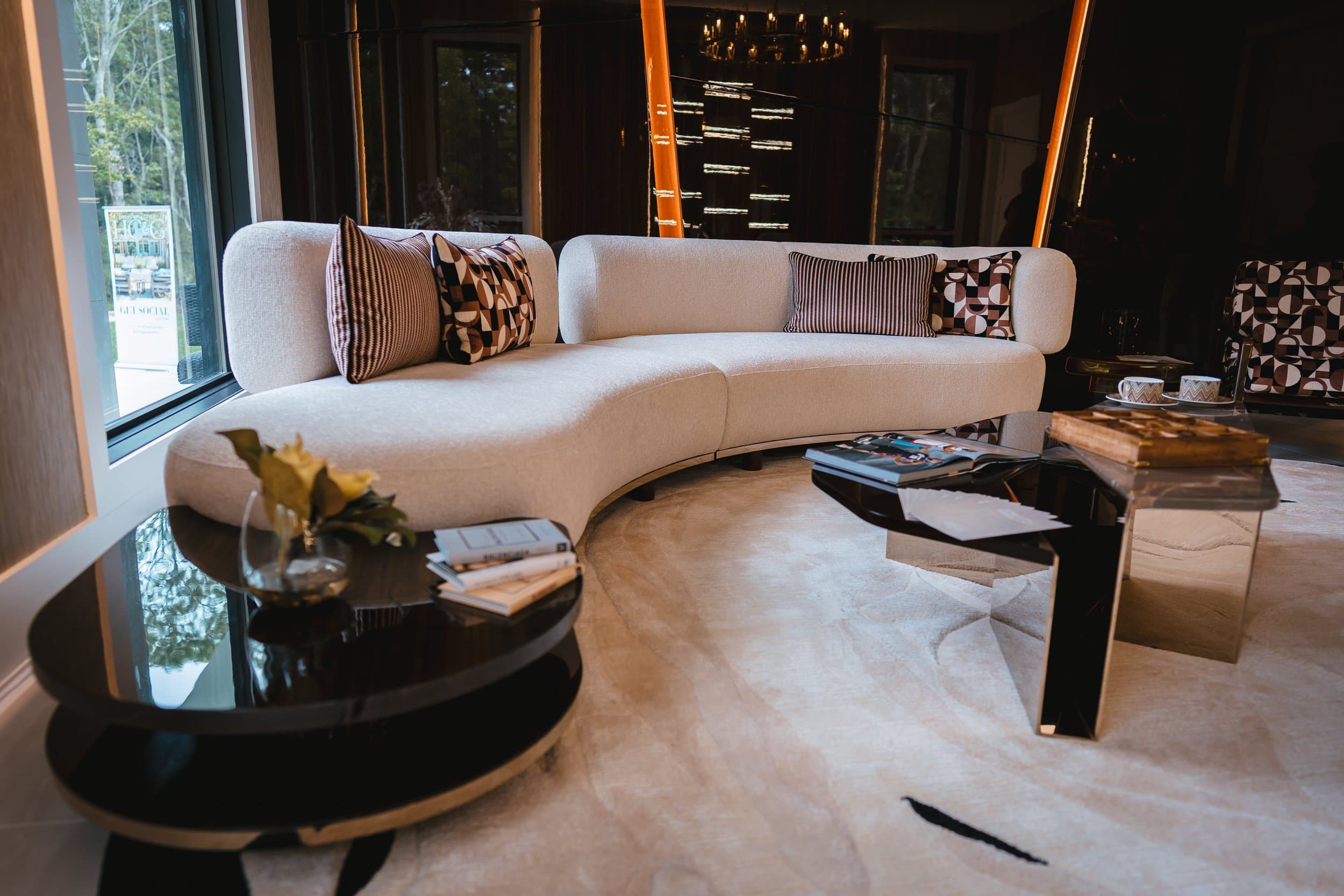 elegant-midcentury-luxury-furniture-seating-blosse-sofa